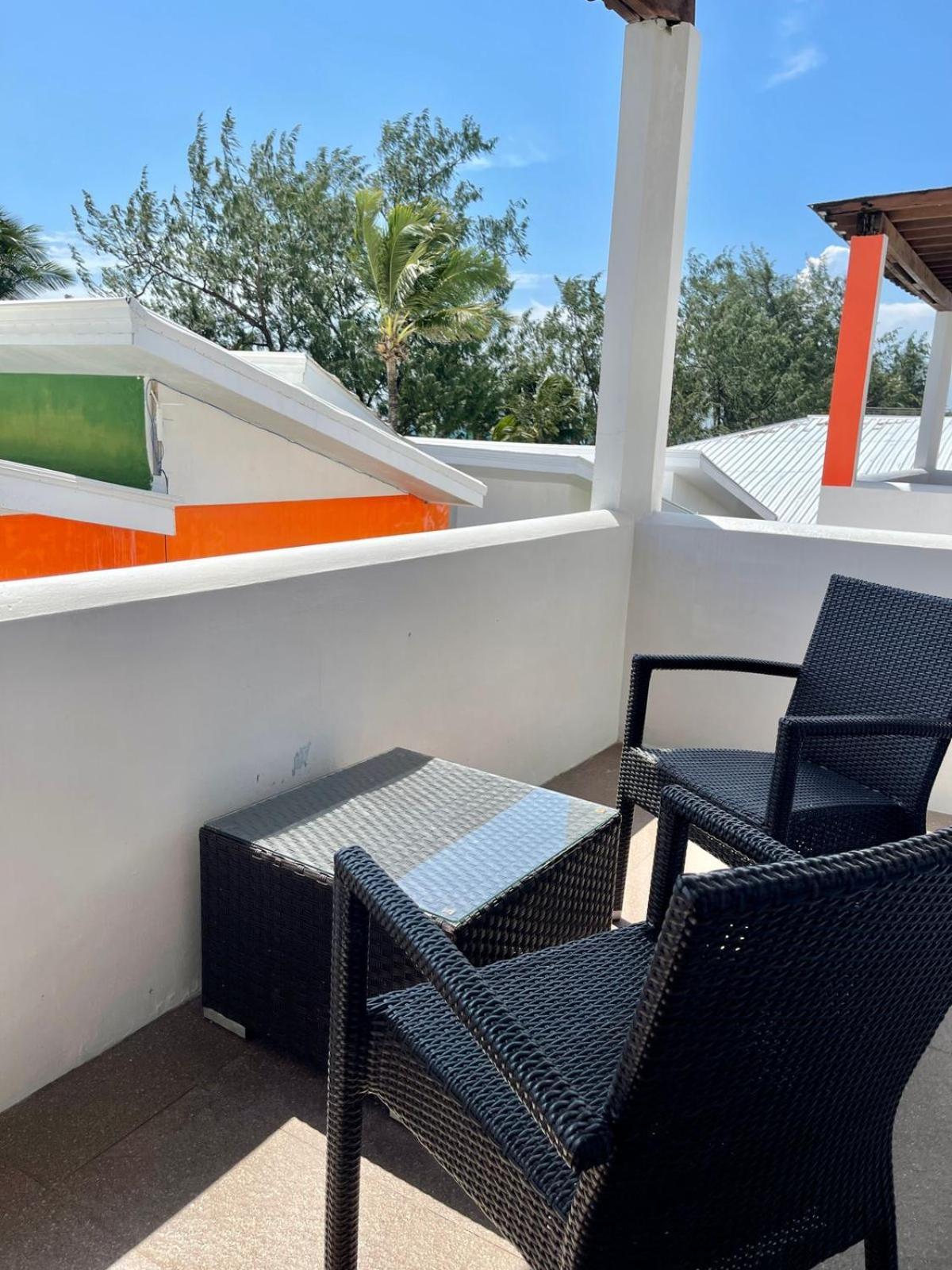 Calypso Beach And Dive Resort Manoc-Manoc Zewnętrze zdjęcie