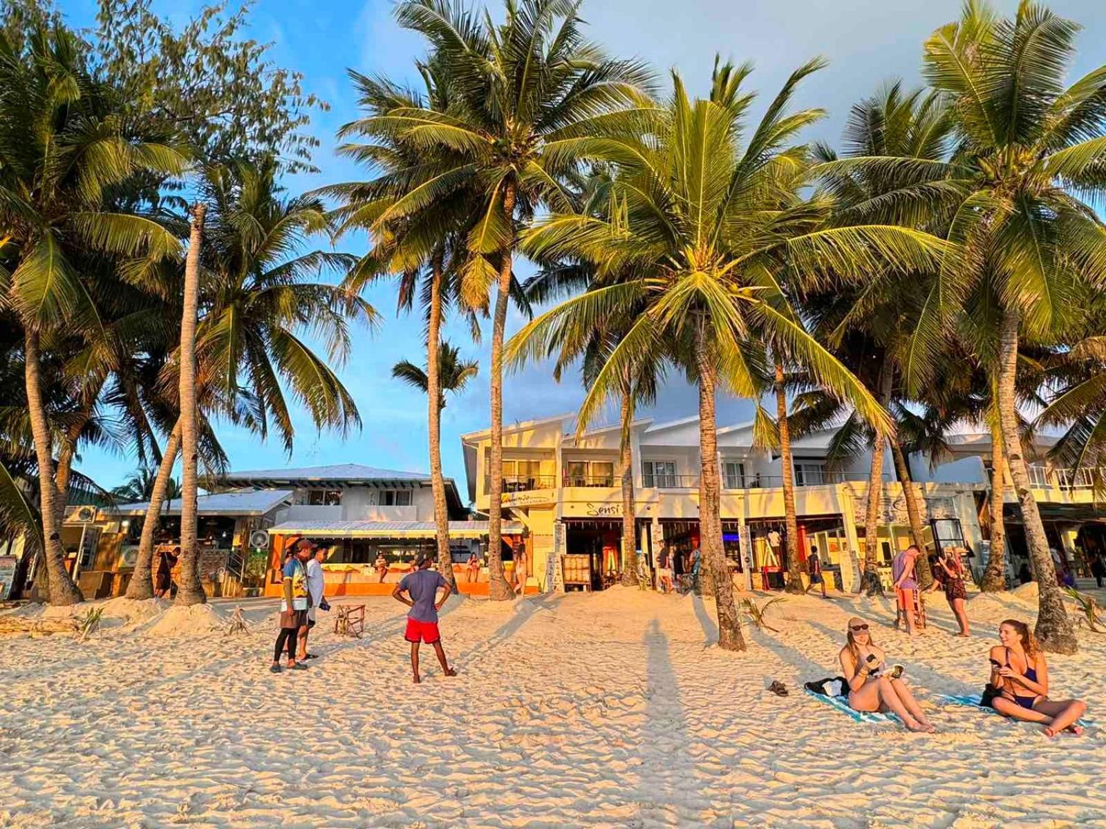 Calypso Beach And Dive Resort Manoc-Manoc Zewnętrze zdjęcie